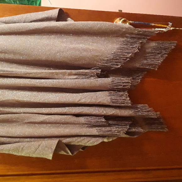 Cejon shrugs from Annie sez - Picture 2 of 5